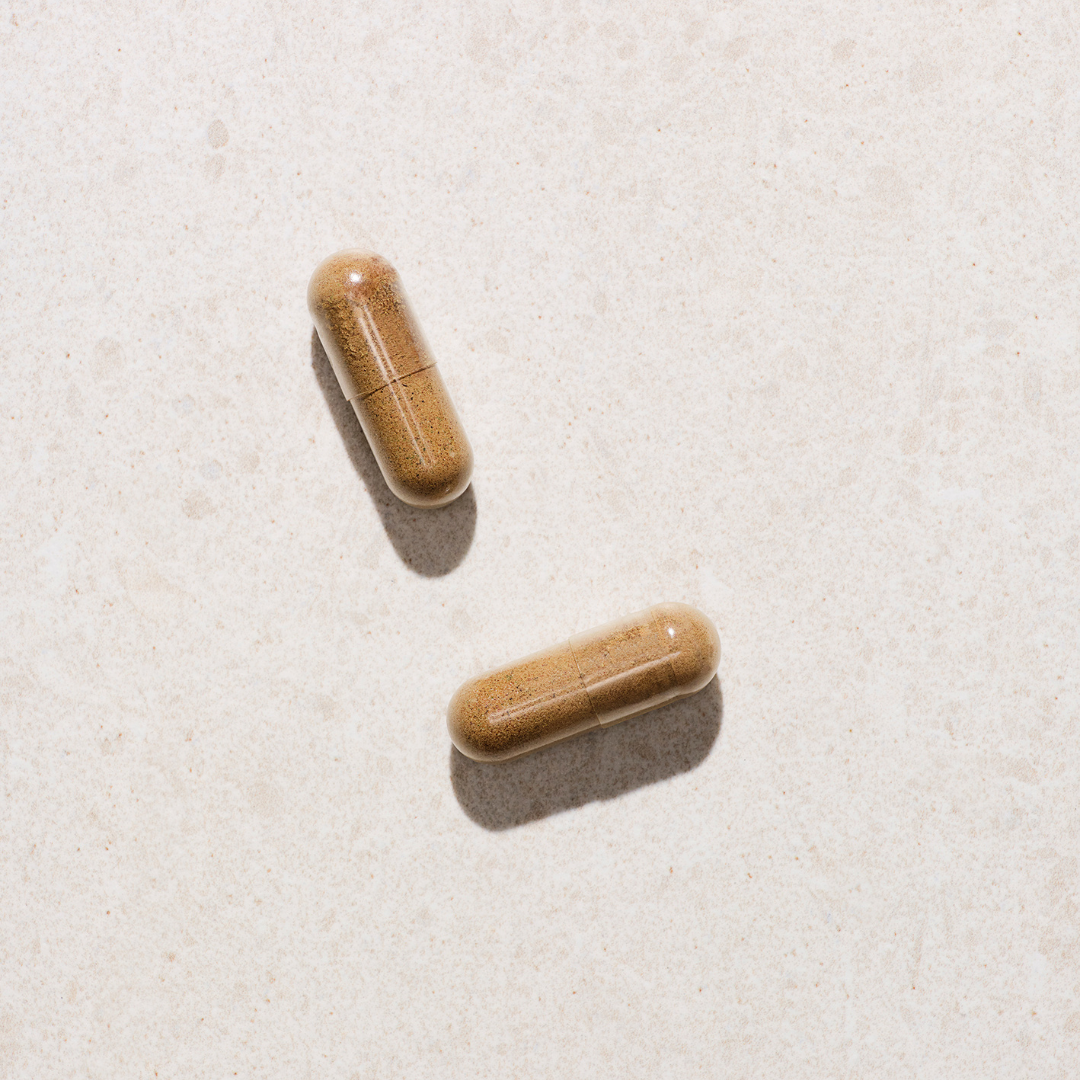 Veganske kapsler fyldt med urter, vitaminer og mineraler - naturlige kosttilskud uden tilsætningsstoffer - Sandvig Pharma